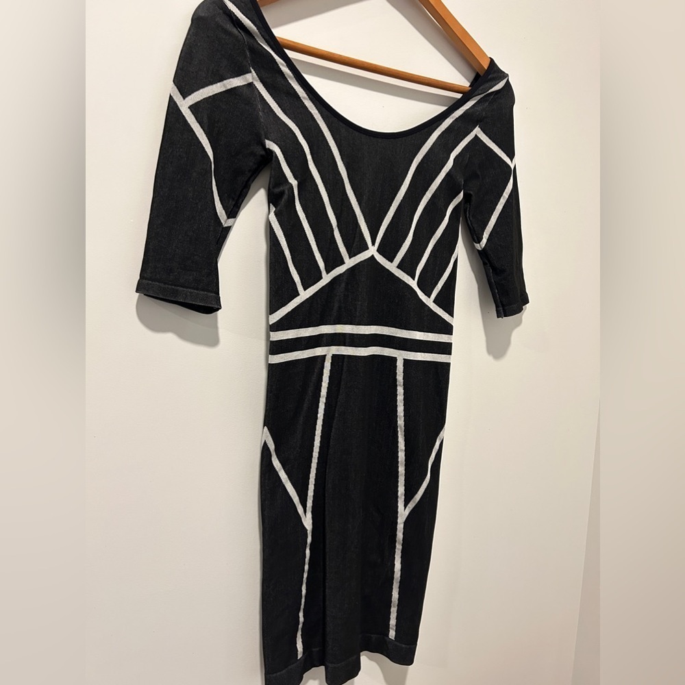 BEBE Dress ~ size small - Picture 7 of 7